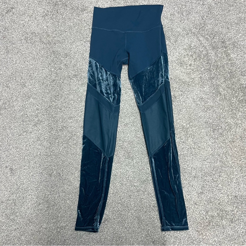 ALO Yoga Women's Navy Teal Velvet Panel Leggings
